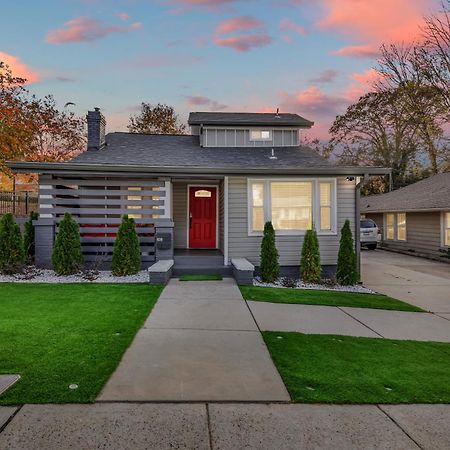 Spacious House In Charlotte Villa Exterior photo